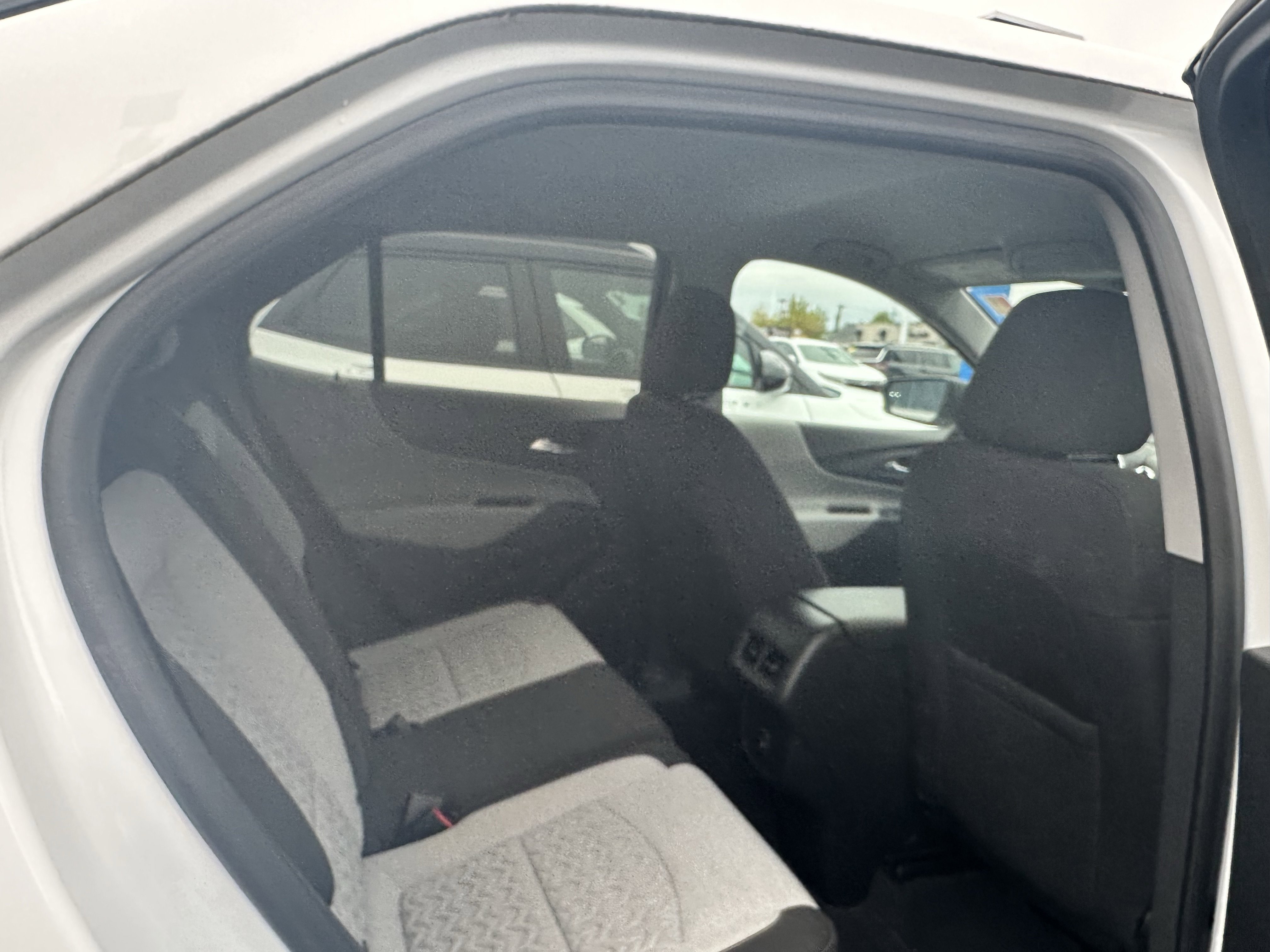 2023 Chevrolet Equinox LS photo 3