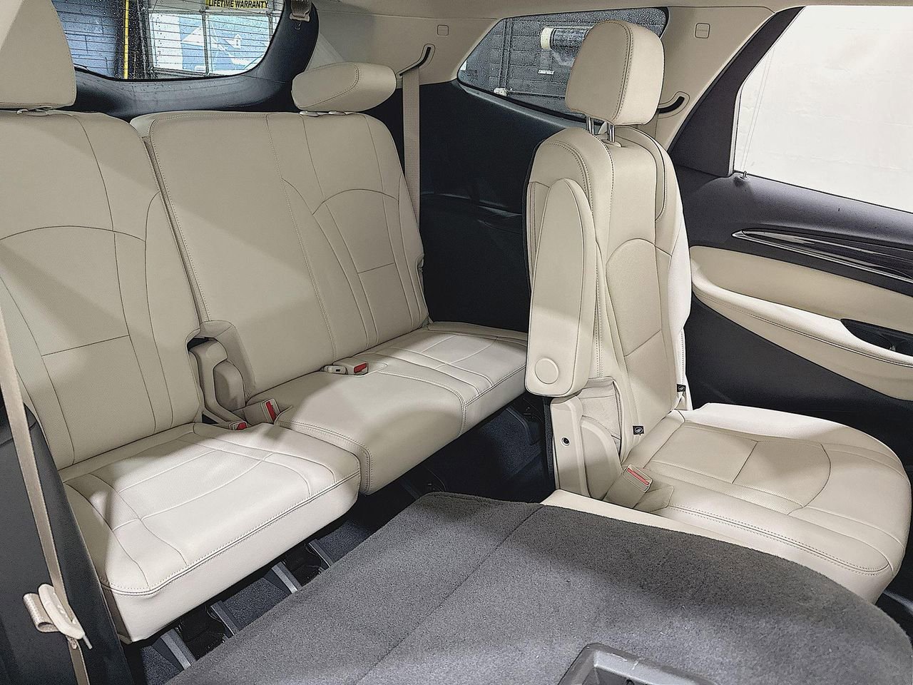 2022 Buick Enclave Essence photo 23