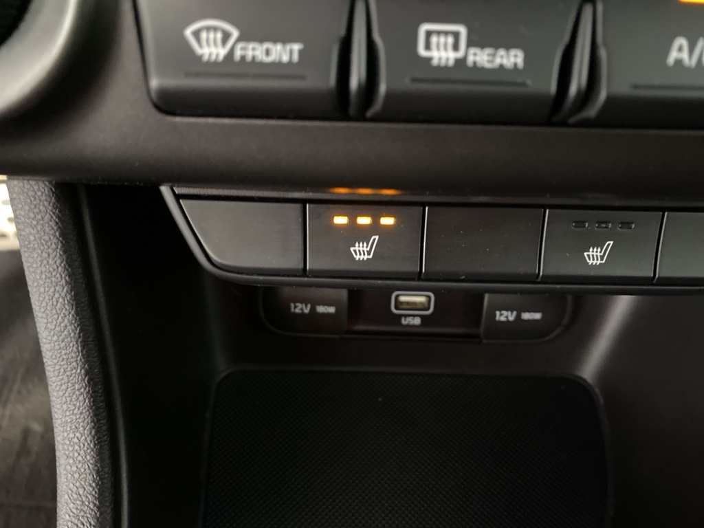 2020 Kia Sportage S photo 2