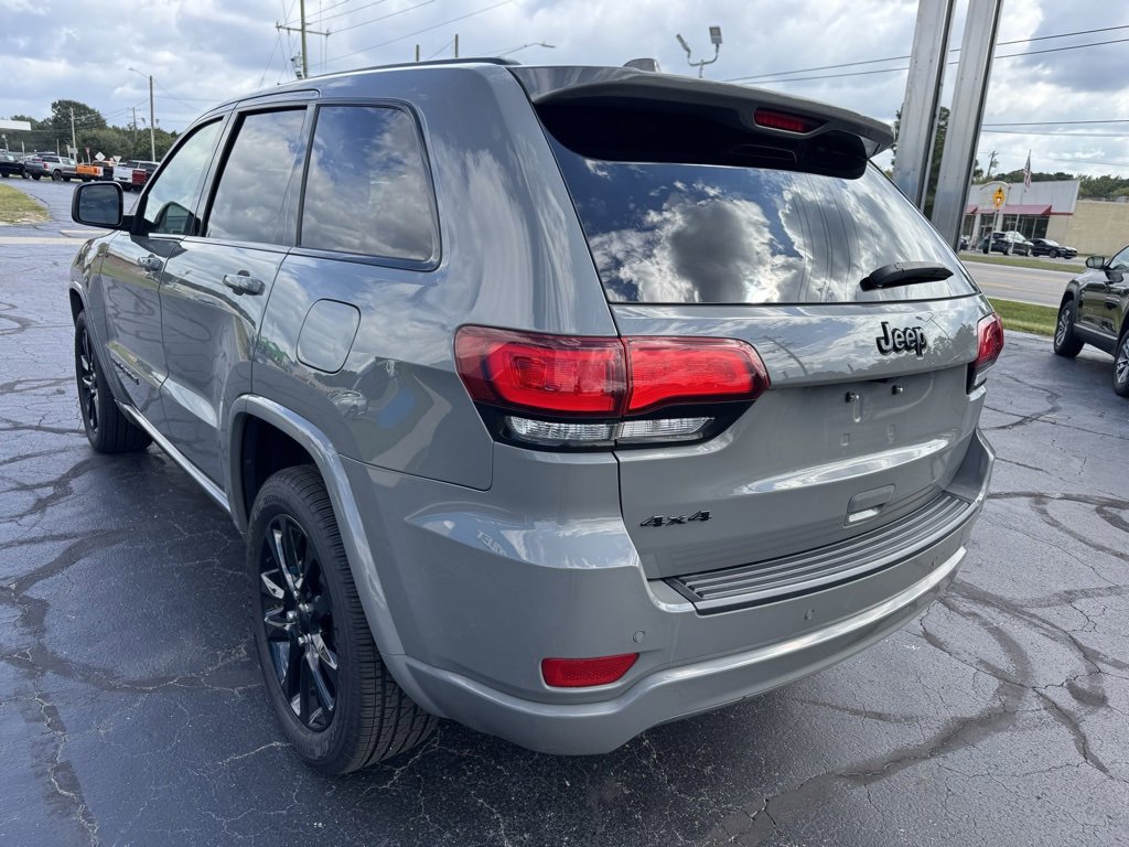 2021 Jeep Grand Cherokee Laredo X photo 4