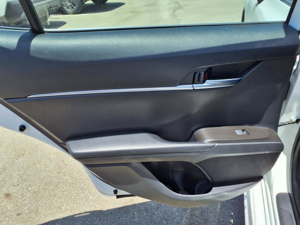 2023 Toyota Camry SE photo 22