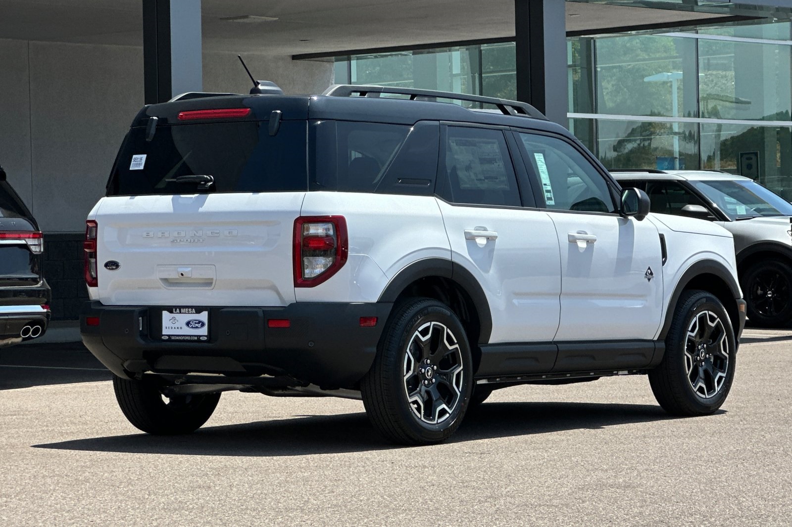 2025 Ford Bronco Sport Outer Banks photo 3