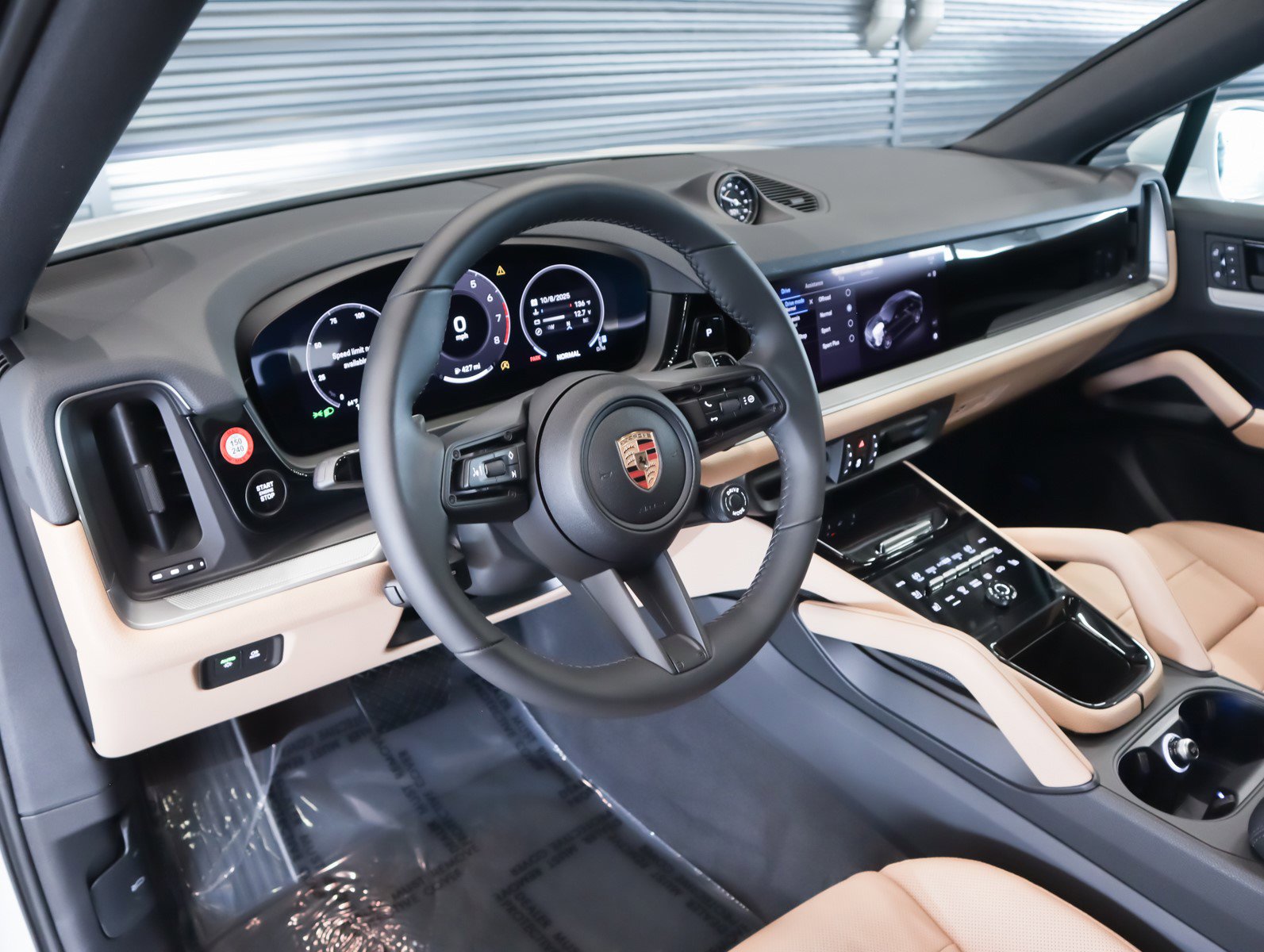 2025 Porsche Cayenne Coupe photo 4