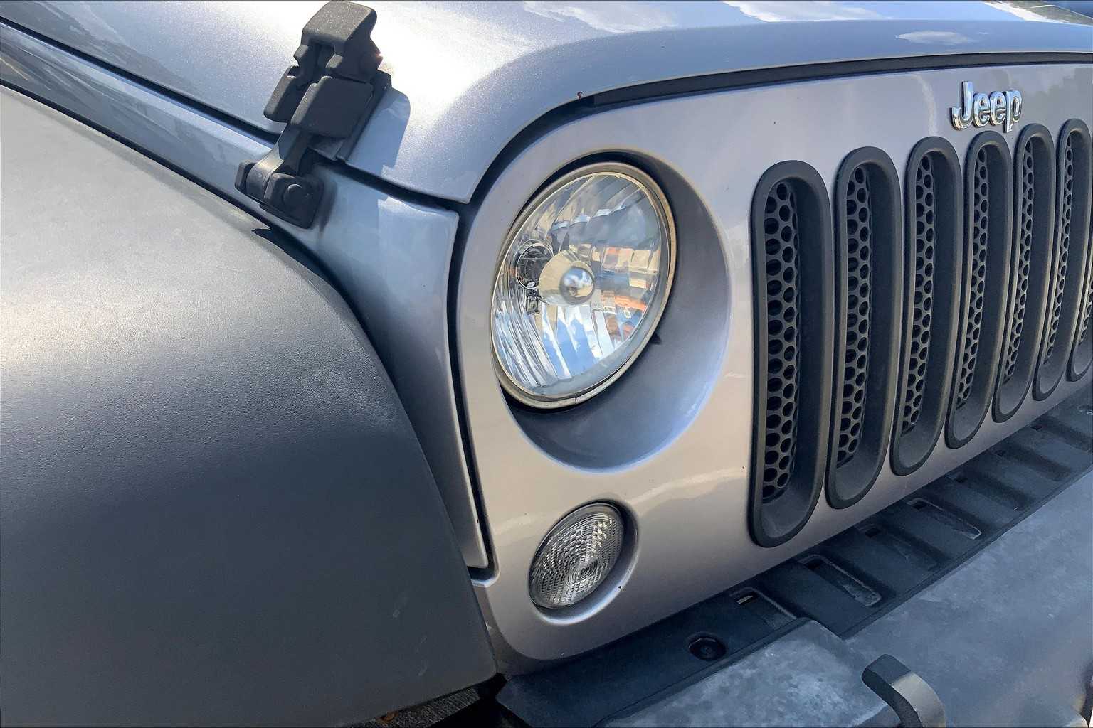 2016 Jeep Wrangler Unlimited Sport photo 24