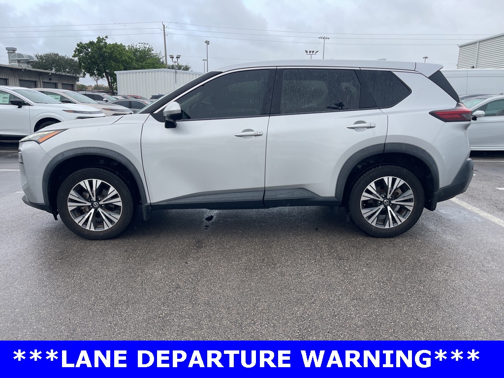2021 Nissan Rogue SV photo 4