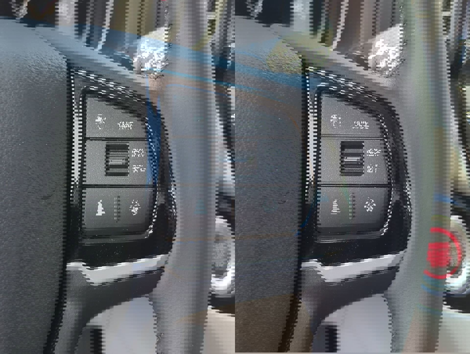 2025 Honda Odyssey Touring photo 31