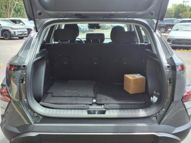 2026 Hyundai Kona SE photo 4