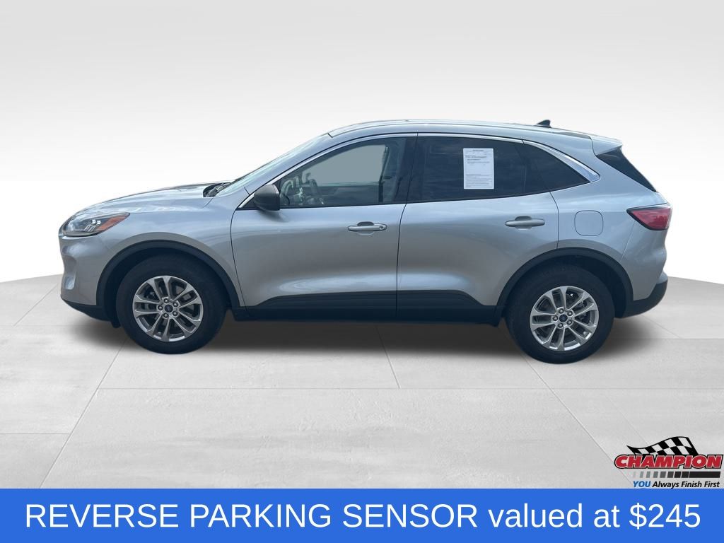 2022 Ford Escape SE photo 2