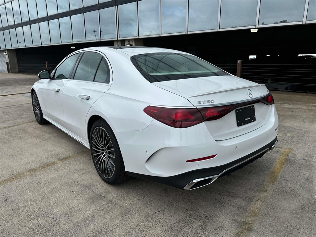 2025 Mercedes Benz E 350 4MATIC photo 4