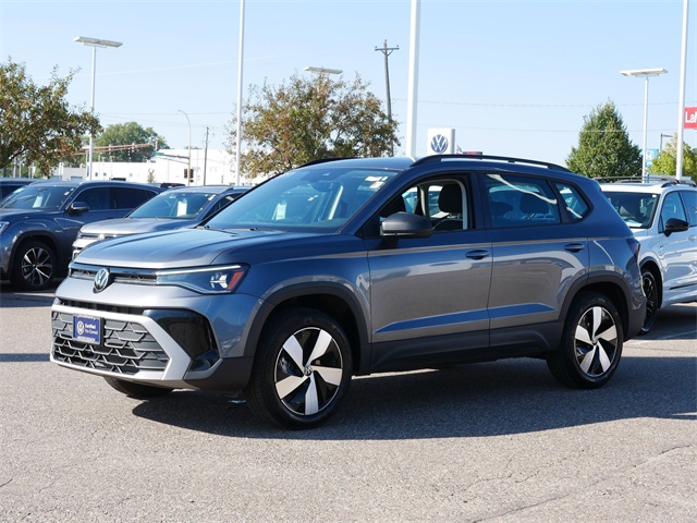 2025 Volkswagen Taos S photo 2