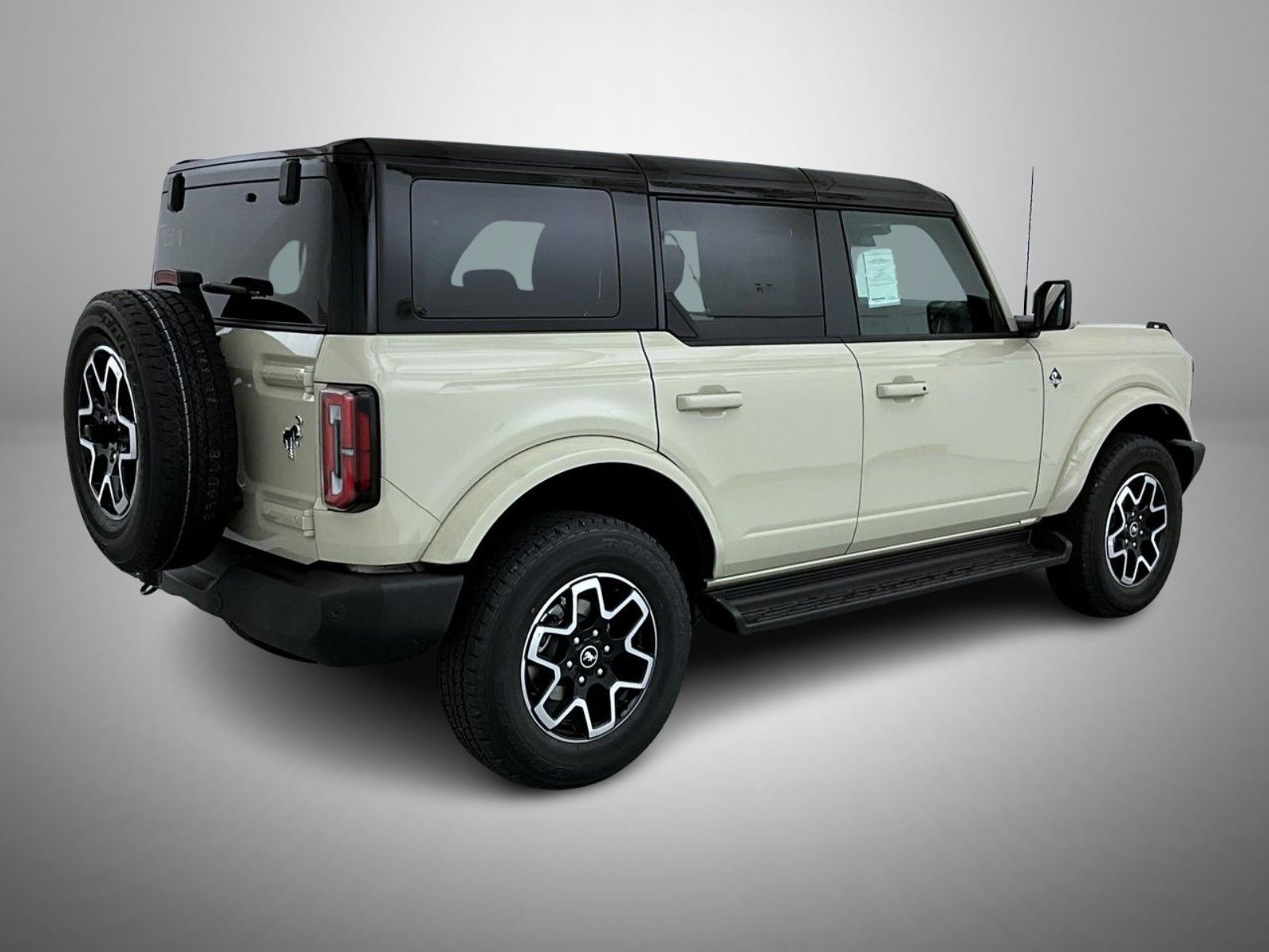 2025 Ford Bronco Outer Banks photo 5