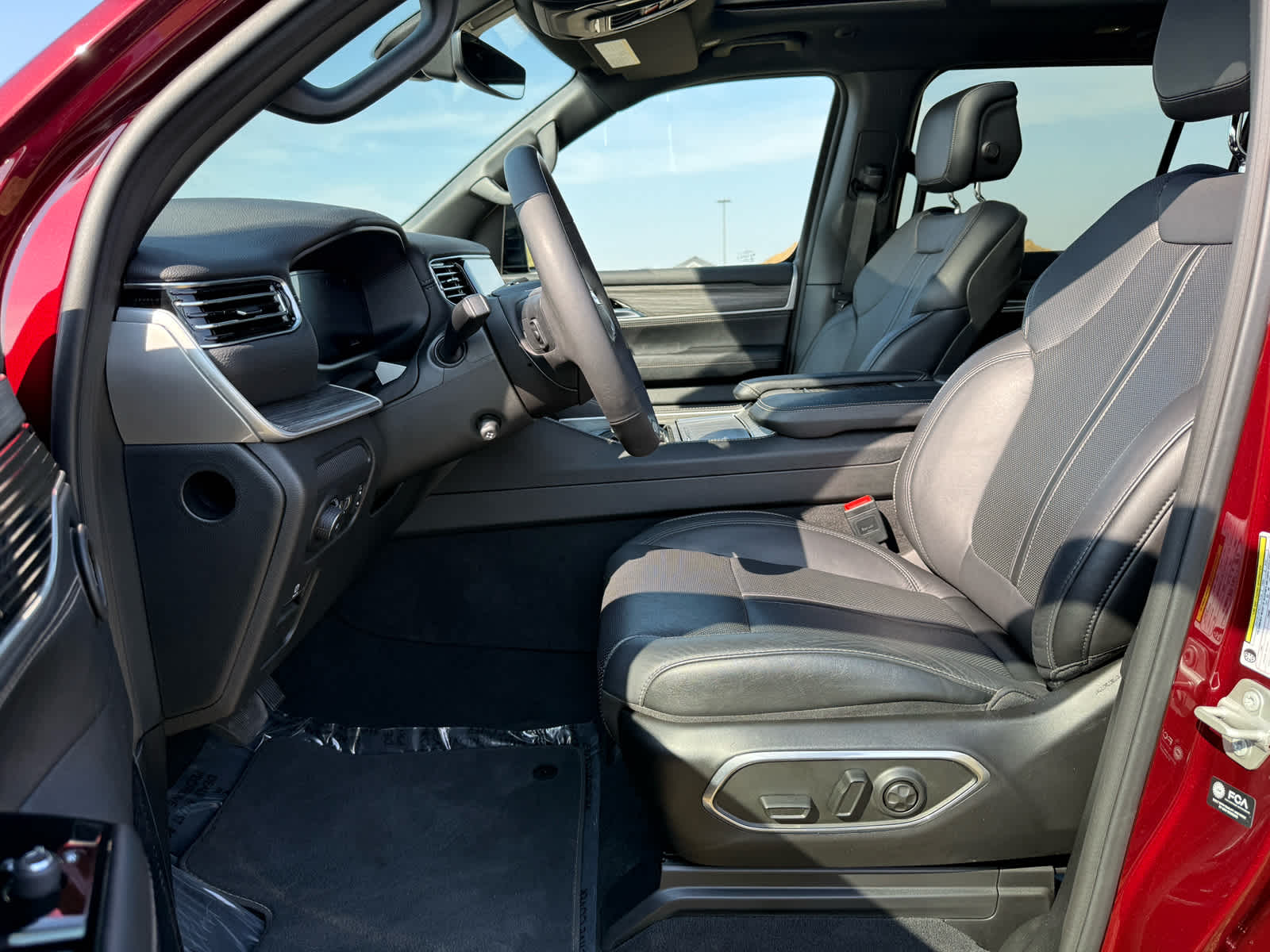 2024 Jeep Wagoneer L Series III photo 18