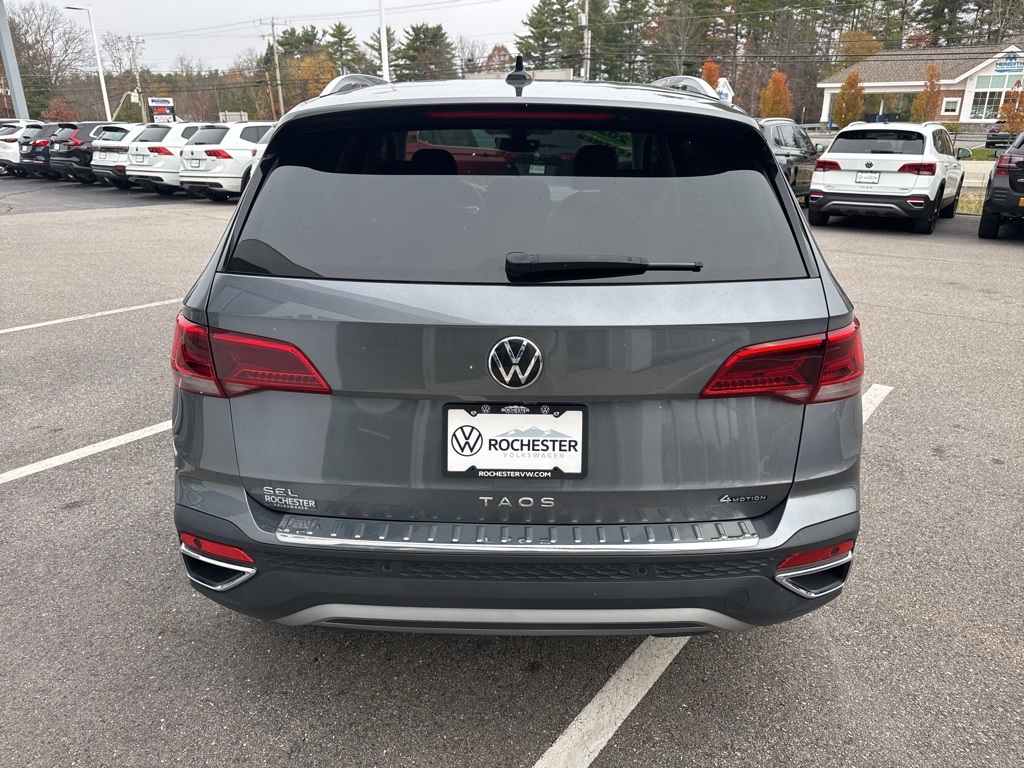 2022 Volkswagen Taos SEL photo 2