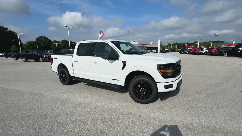 2025 Ford F-150 XLT photo 2