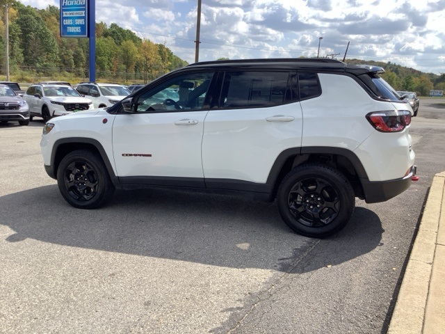 2024 Jeep Compass Trailhawk photo 3