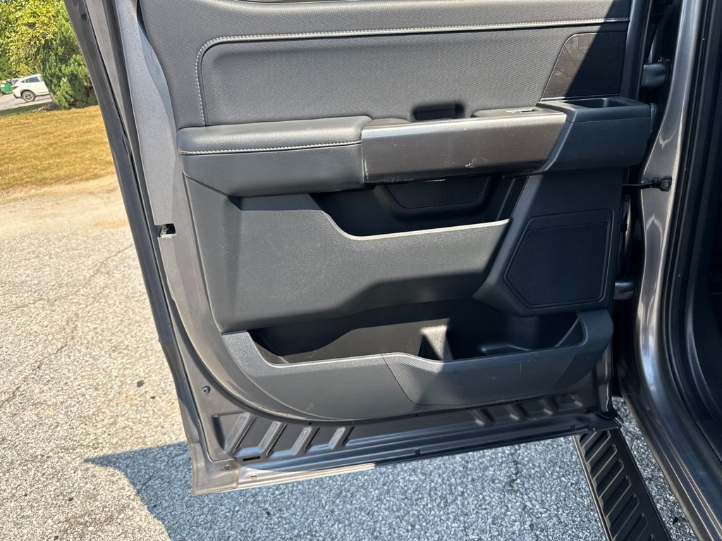 2021 Ford F-150 XLT photo 21