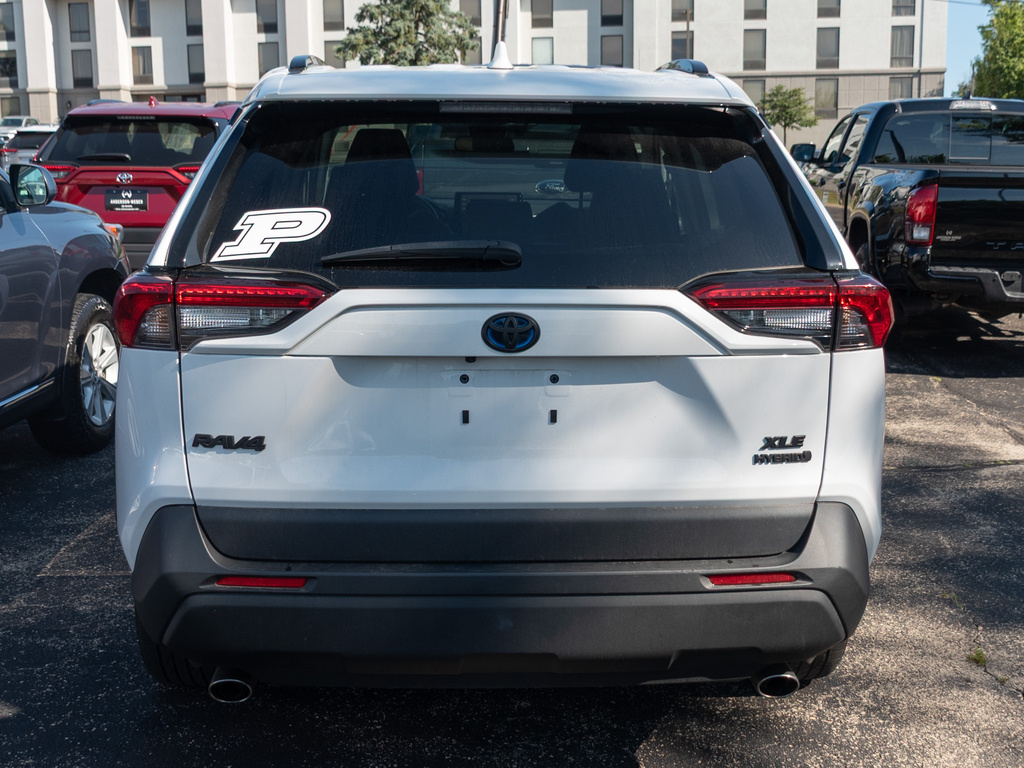 2022 Toyota RAV4 XLE photo 3