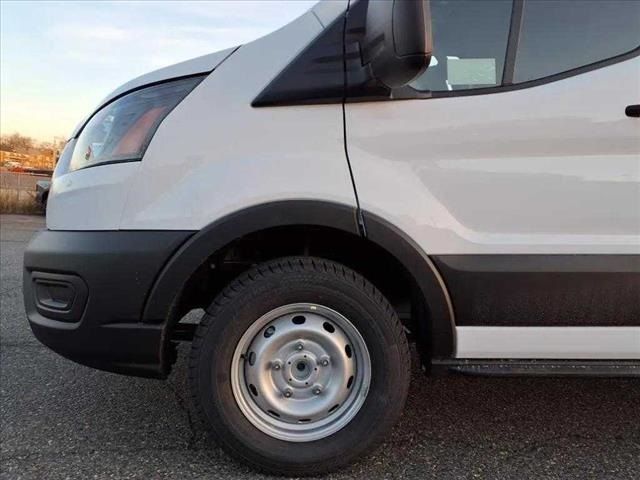 2024 Ford Transit photo 25