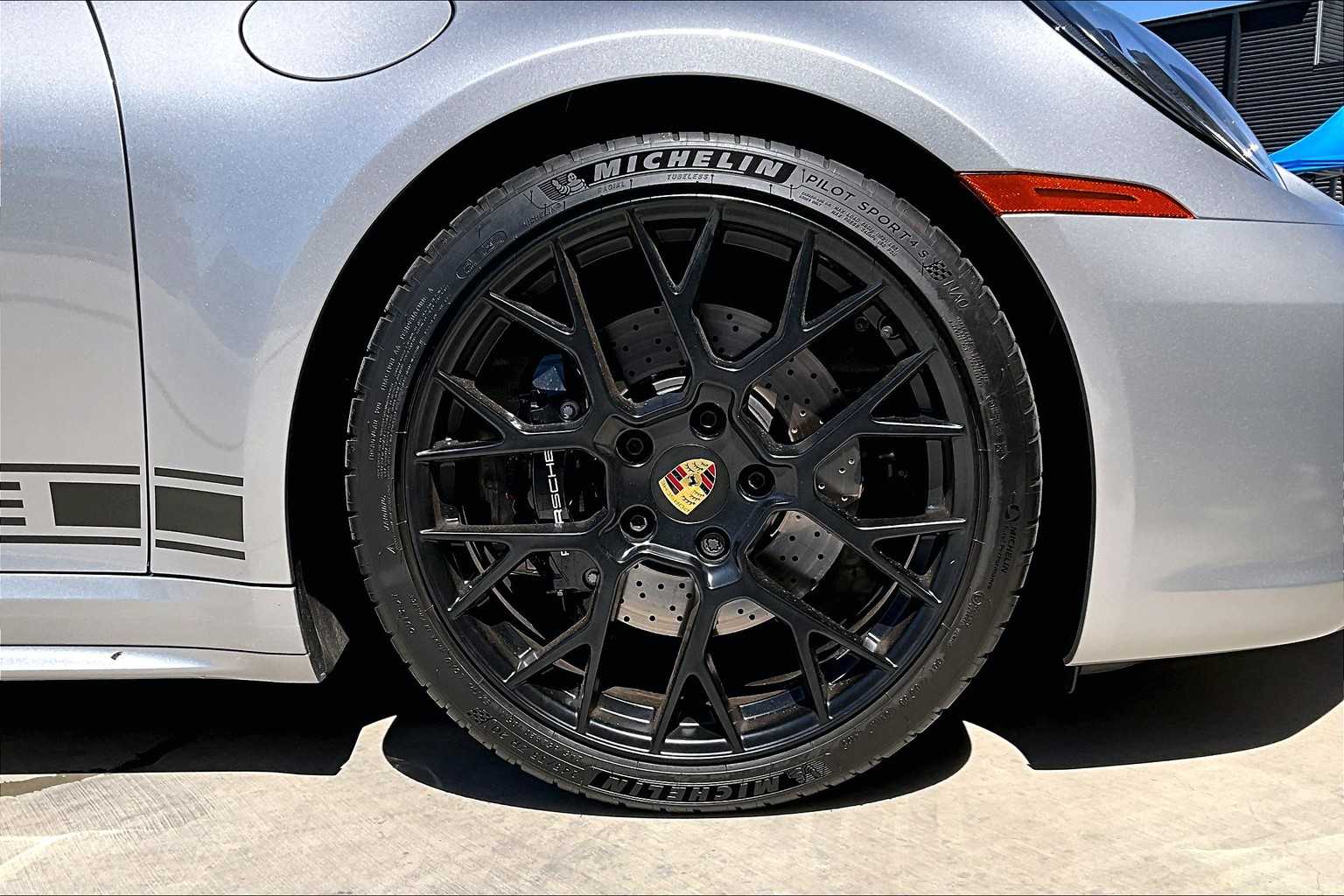 2023 Porsche 911 S photo 11