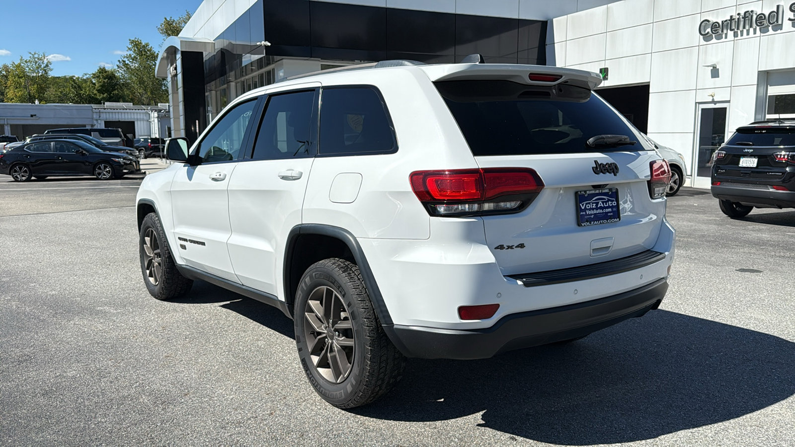 2017 Jeep Grand Cherokee Anniversary Edition photo 5