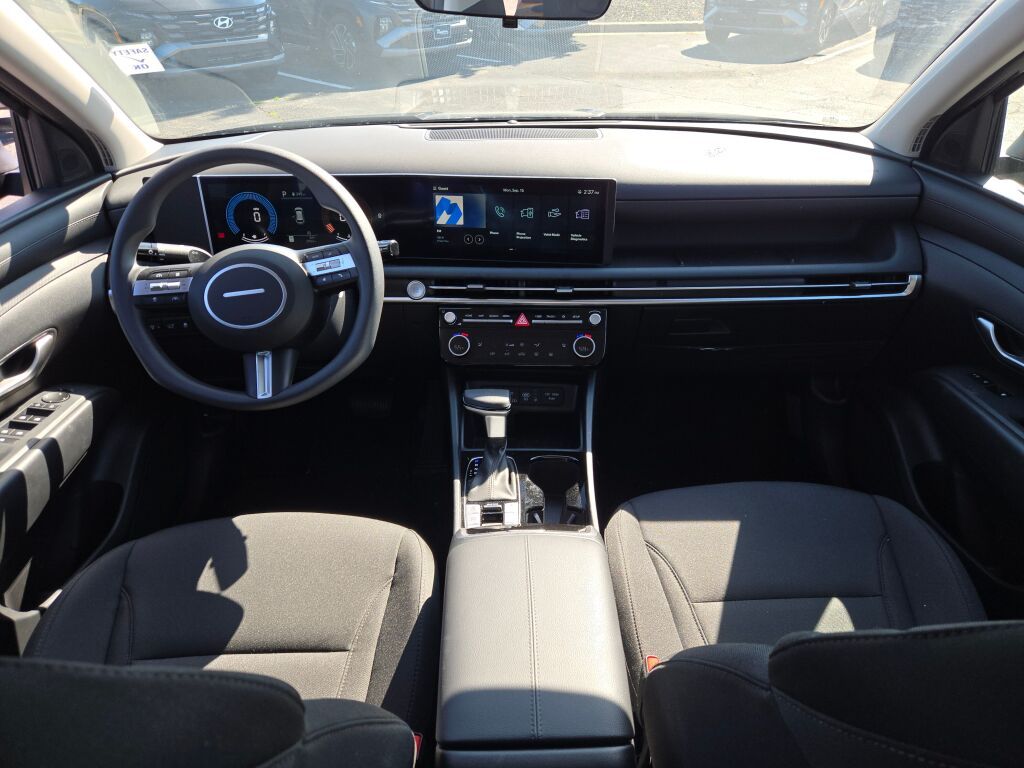 2025 Hyundai Tucson SEL photo 16