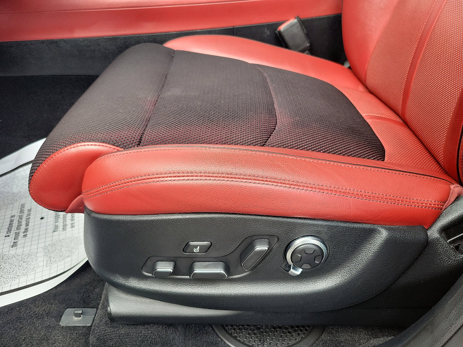 2023 Genesis GV70 2.5T Sport Prestige Advanced photo 14
