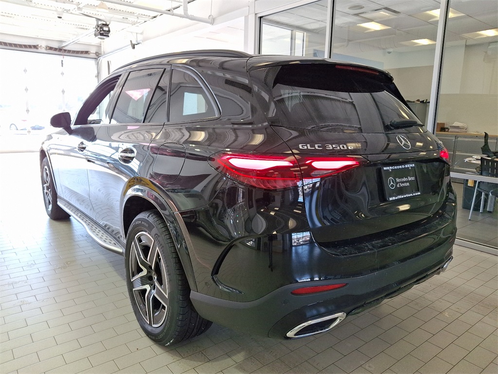 2025 Mercedes Benz GLC 350e 4MATIC photo 3
