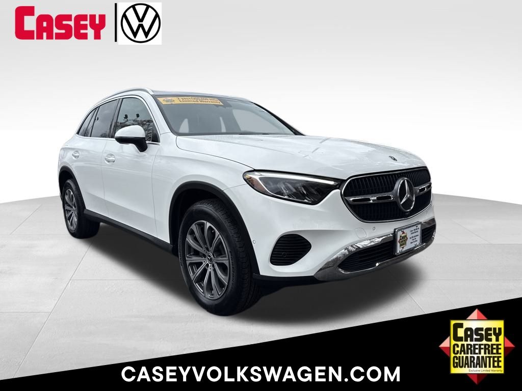 2024 Mercedes-Benz GLC GLC300's photo