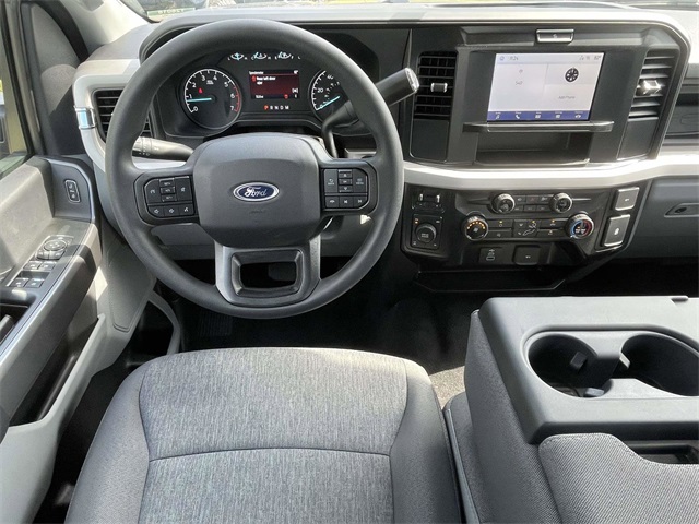 2026 Ford F-250 photo 3