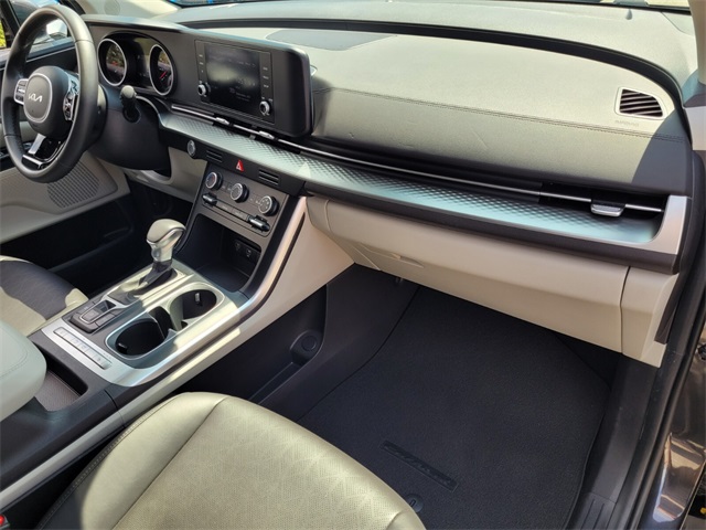 2024 Kia Carnival LX photo 12