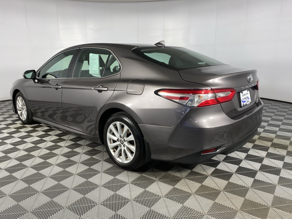2020 Toyota Camry LE photo 13