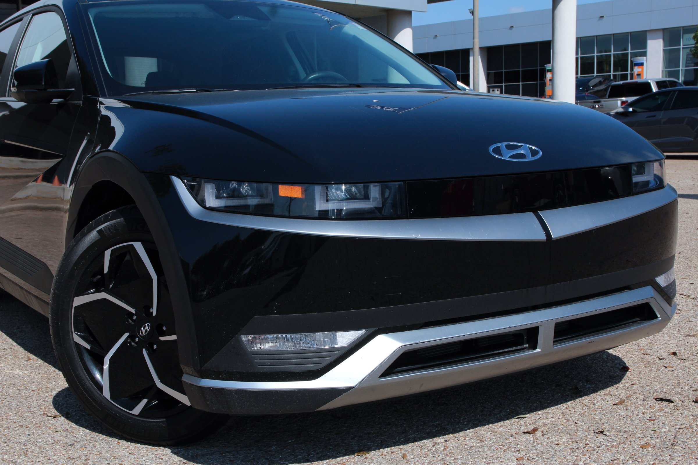 2023 Hyundai Ioniq 5 SE photo 3