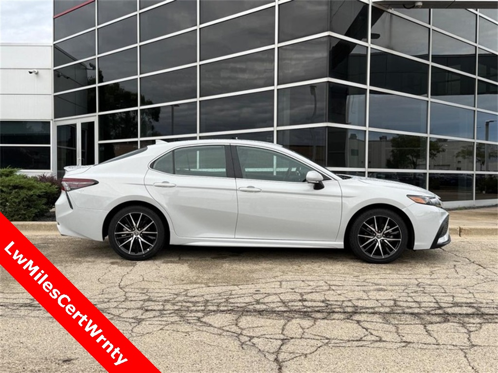 2023 Toyota Camry SE photo 2