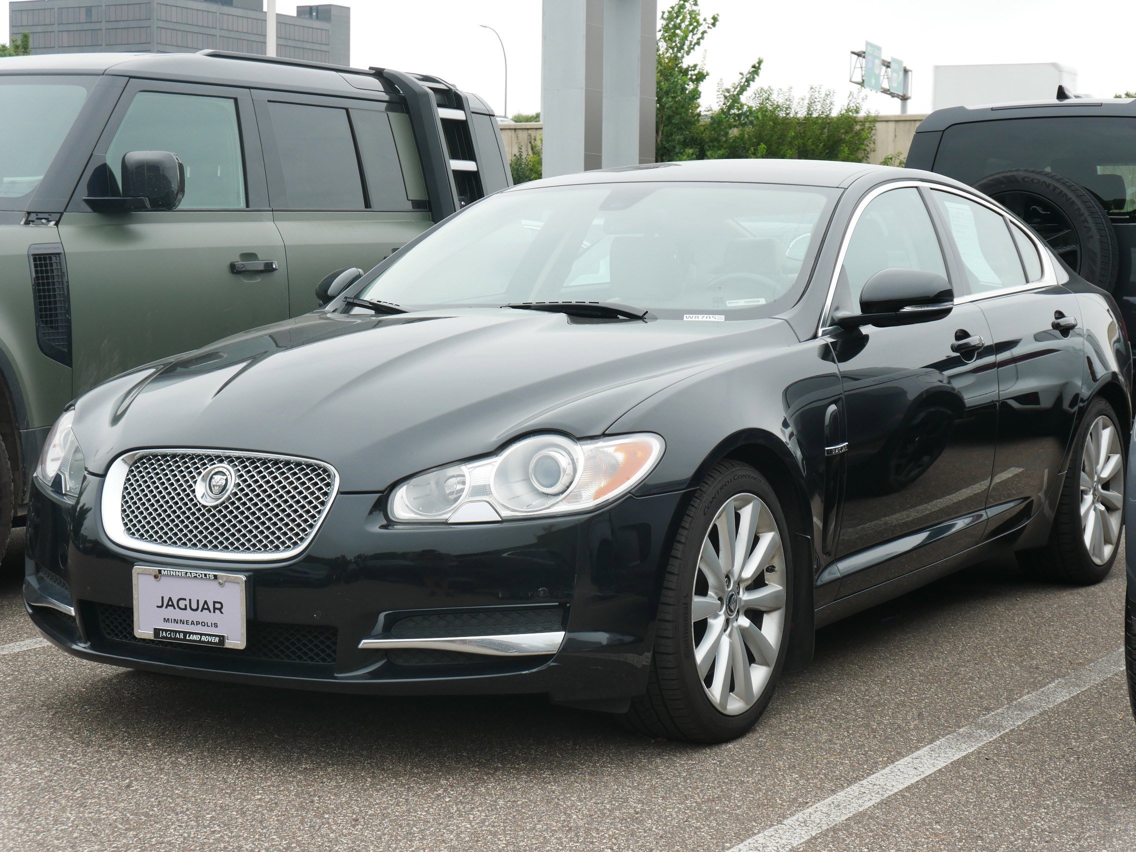 2011 Jaguar XF Premium's photo