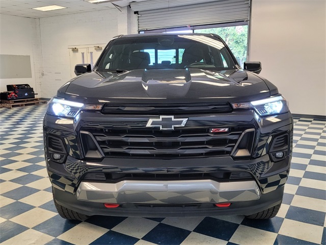 2023 Chevrolet Colorado Z71 photo 2