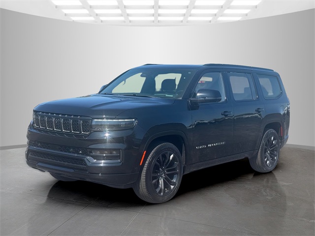 2023 Jeep Grand Wagoneer III photo 3