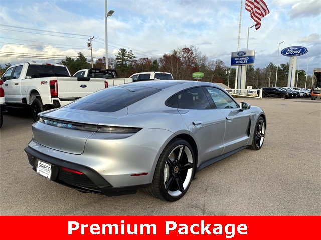 2024 Porsche Taycan Base photo 3