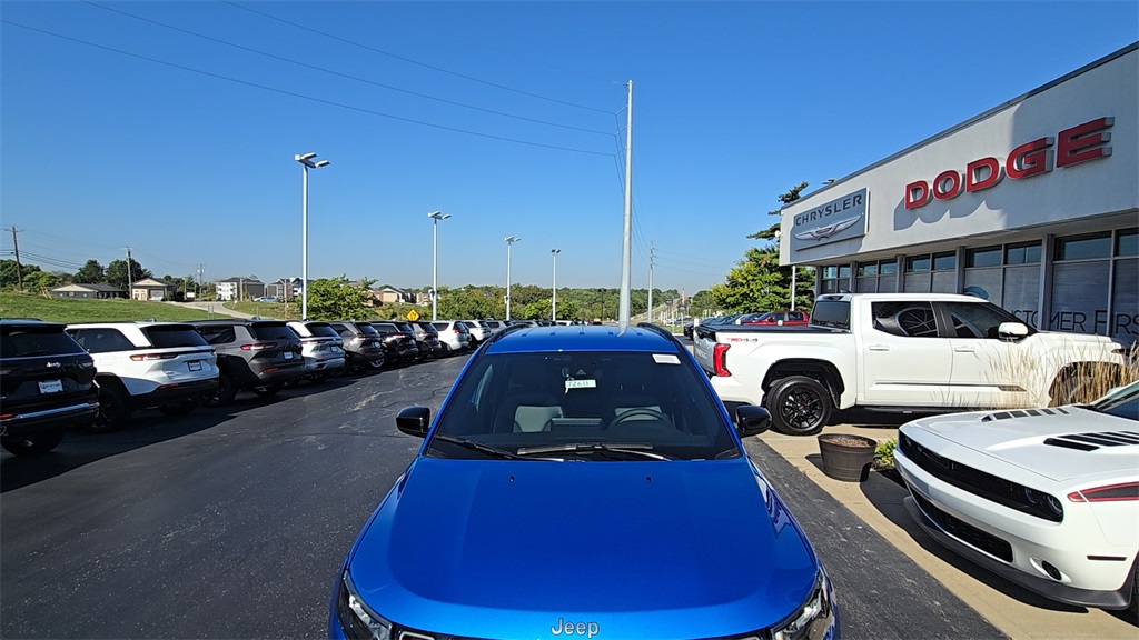 2026 Jeep Compass Latitude photo 2