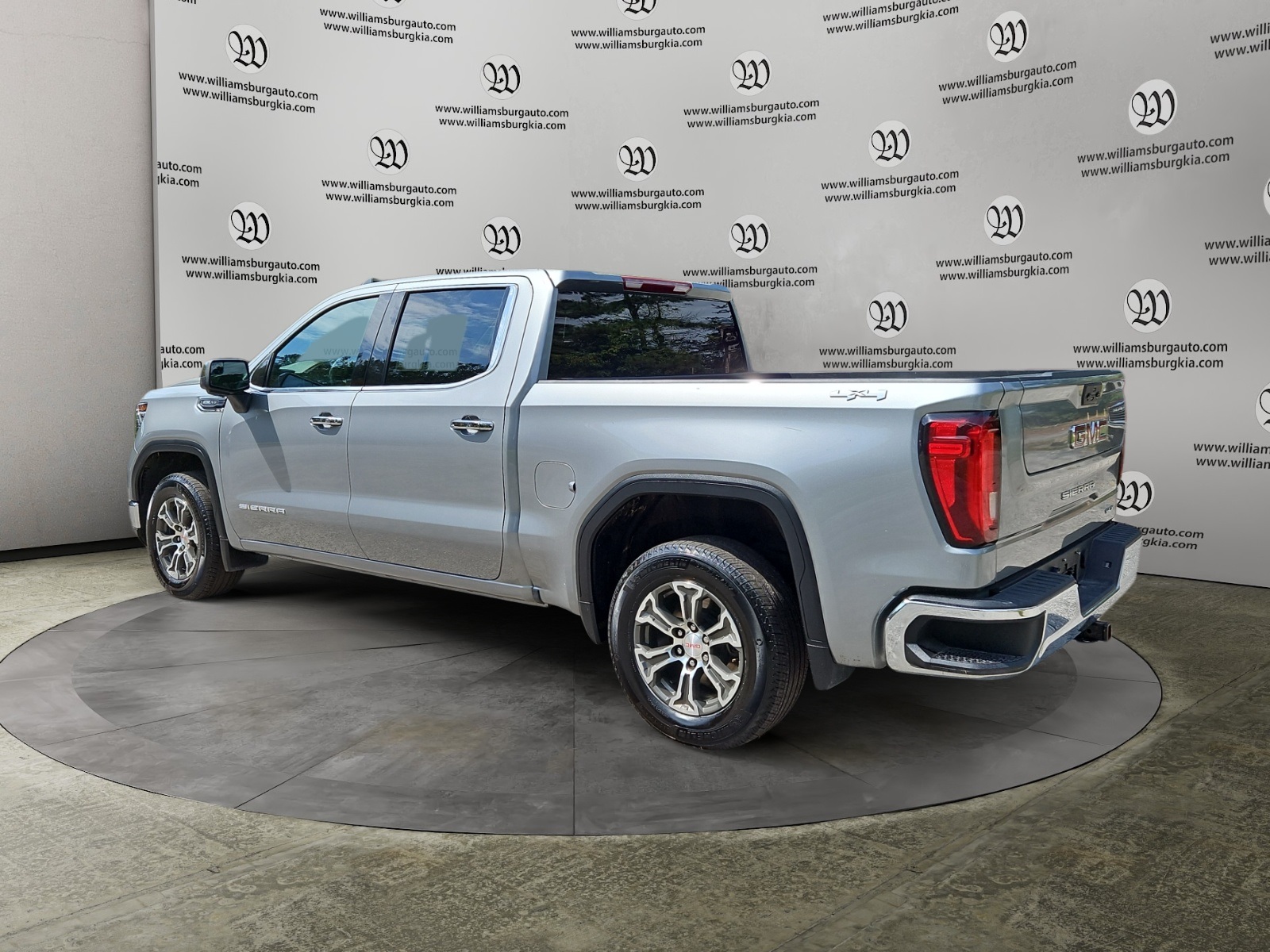 2025 Gmc Sierra 1500 SLT photo 2