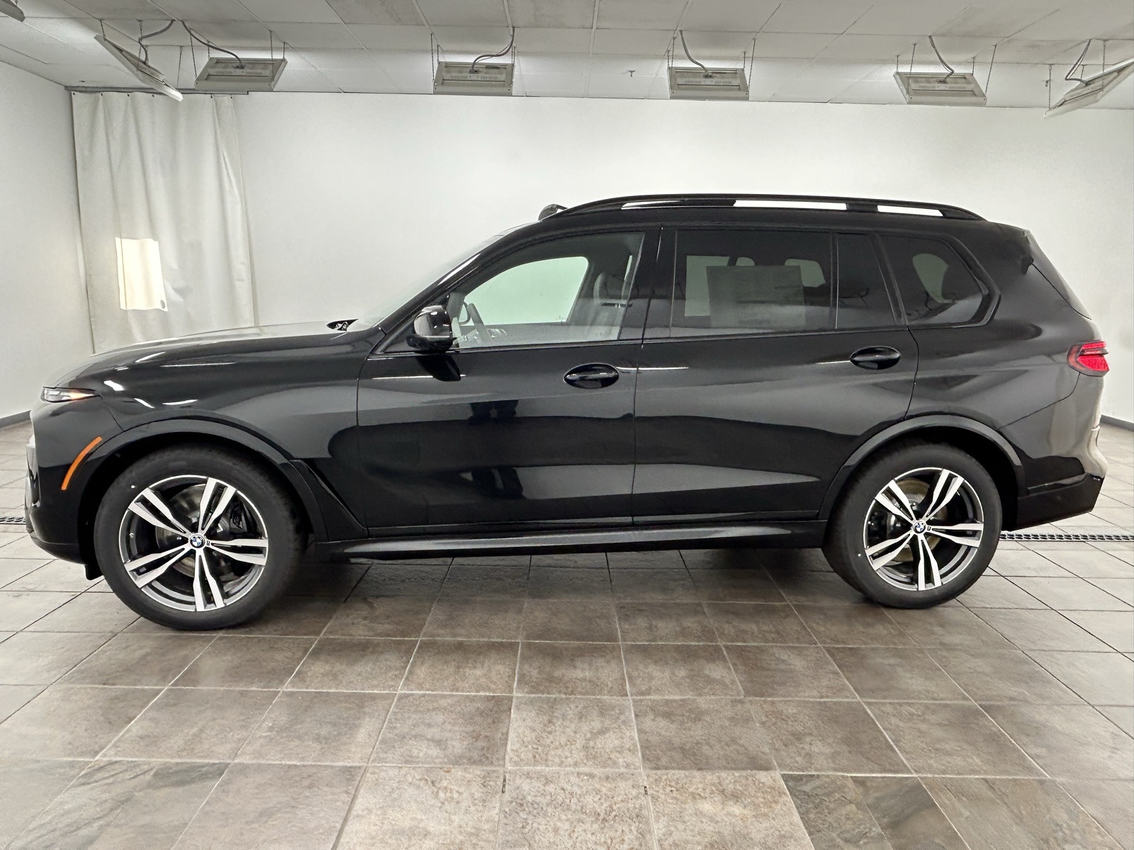 2026 Bmw X7 M60i photo 2