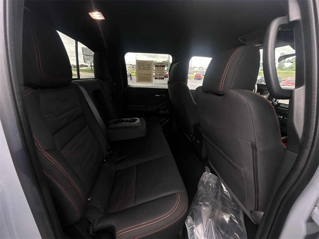 2022 Nissan Frontier PRO-4X photo 13