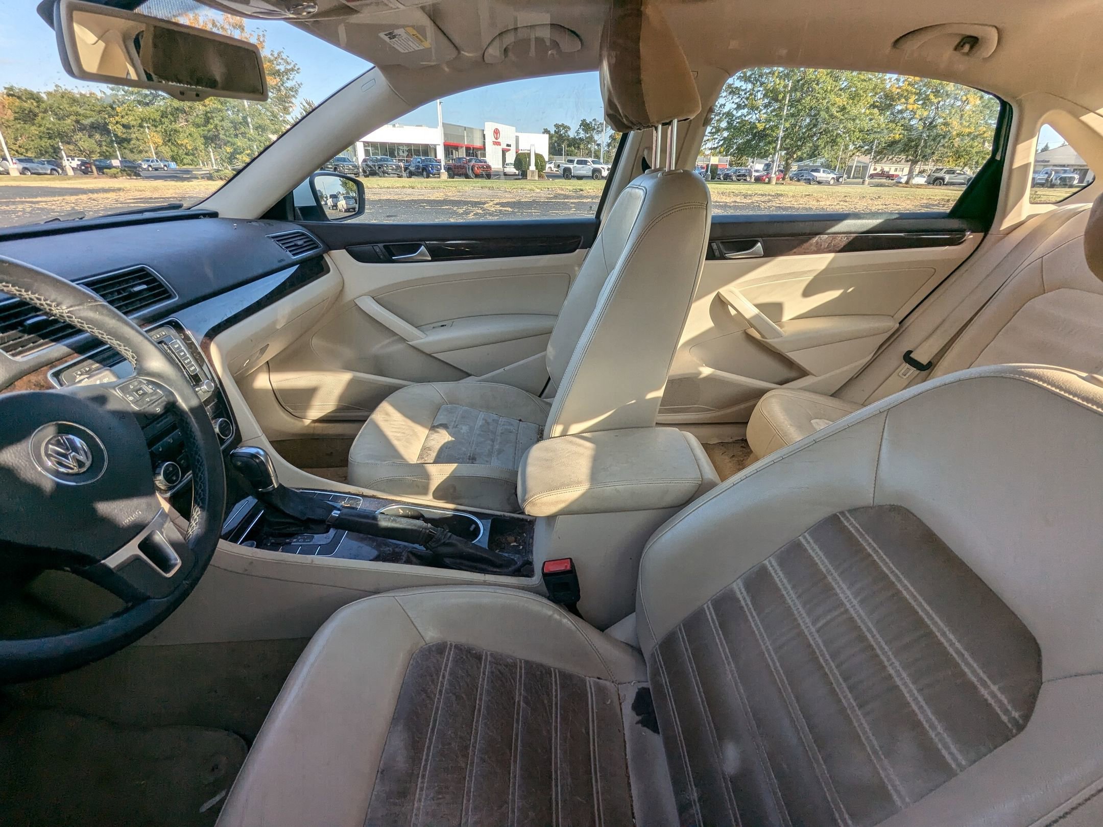 2014 Volkswagen Passat TDI SEL Premium photo 12