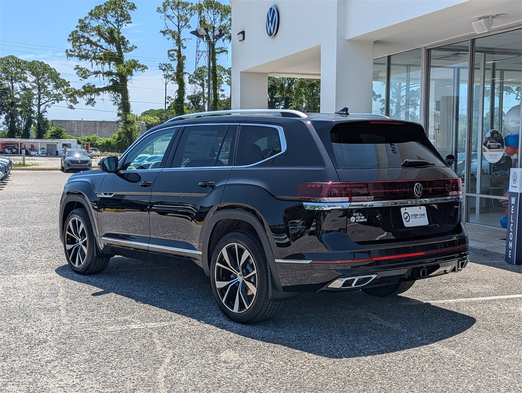 2025 Volkswagen Atlas SEL Premium R-Line photo 3