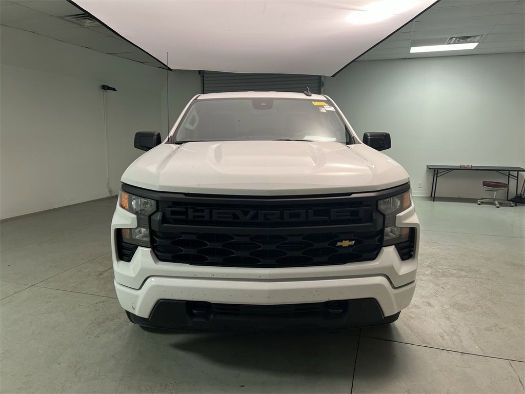 2025 Chevrolet Silverado 1500 Custom photo 3