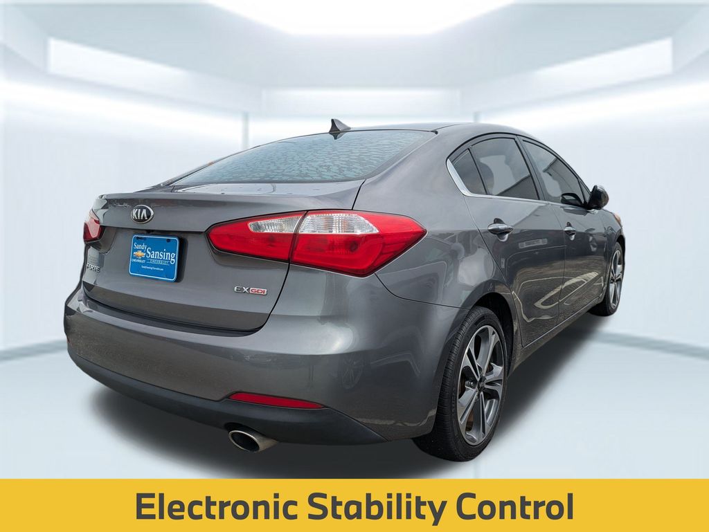 2016 Kia Forte EX photo 4