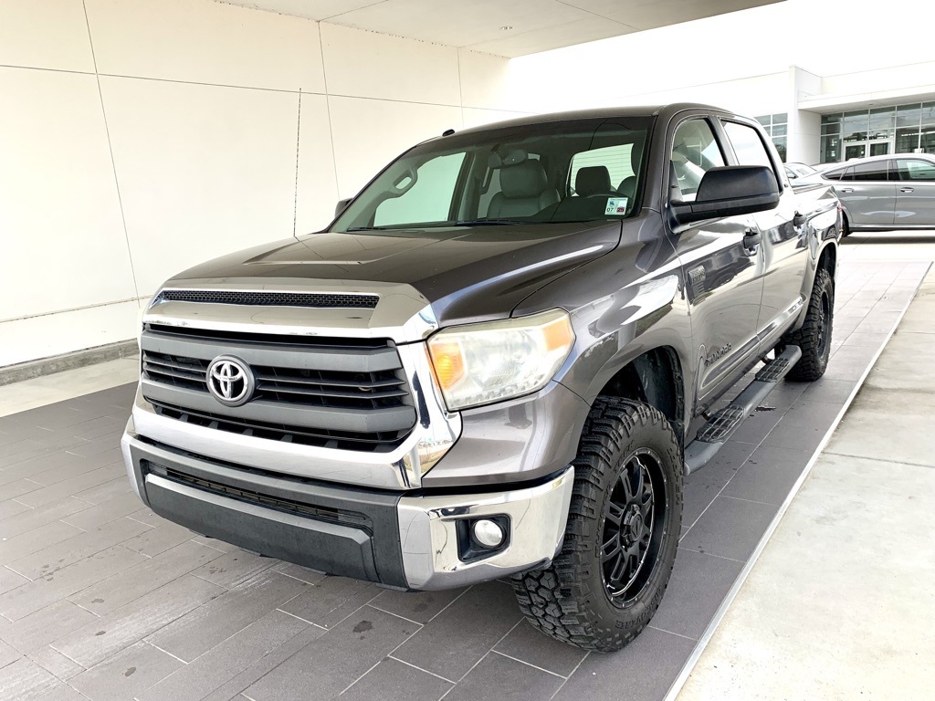 2014 Toyota Tundra SR5's photo