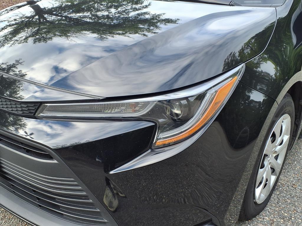 2024 Toyota Corolla LE photo 3