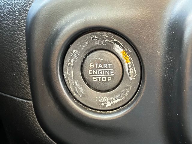 2022 Jeep Gladiator Altitude photo 17