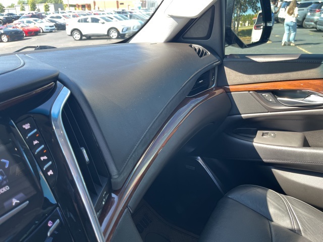 2017 Cadillac Escalade Premium Luxury photo 29