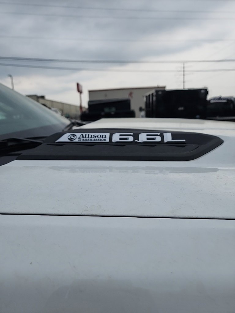 2024 Chevrolet Silverado 2500HD photo 3